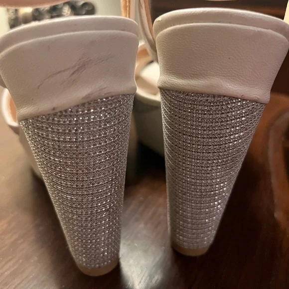 Woods White and Silver Wedge Heels (EU 38/UK 5) - Picture 4 of 8